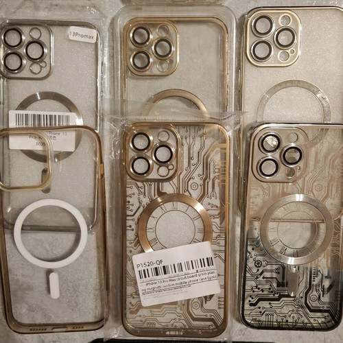 Apple 13 Pro Max cases like new, pack of 10