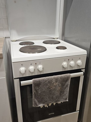 Korting oven and Samsung fridge set