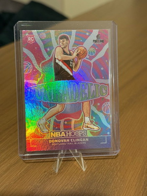 Κάρτα Donovan Clingan 2024-25 NBA Hoops Rookie Funkadelic Holo καινούργια