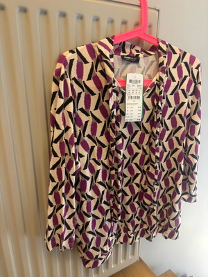 Shirt blouse large new, purple with geometric patterns, elastic