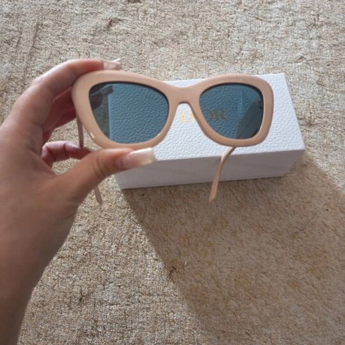 Dior sunglasses beige with case and authenticity card