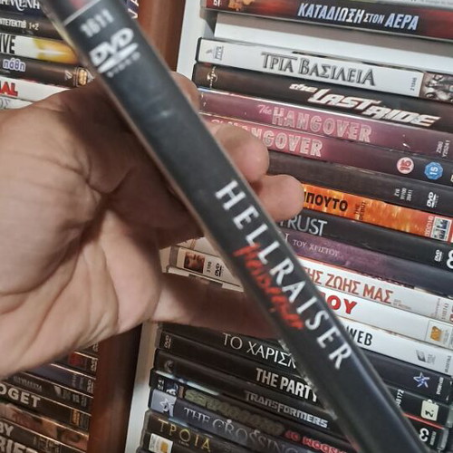 Hellraiser DVD like new, original product with subtitles