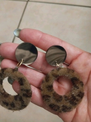 Vintage leopard earrings with mirrors used