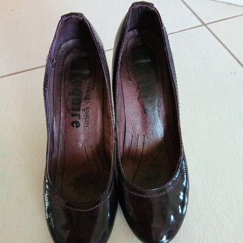 Require women's pumps dark purple size 37 like new