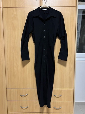 Φόρεμα Zara μίντι τύπου σεμιζιέ σαν καινούργιο, μαύρο, μέγεθος XS