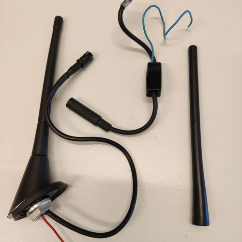 Car Roof Antenna 18cm with Amplifier for VW and Skoda