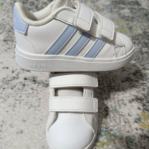 Adidas kids athletic shoes like new, leather with sticker