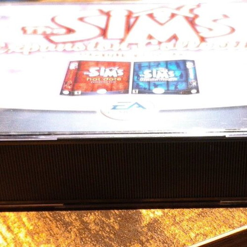 The Sims Expansion Collection Volume Two PC CD (Hot Date + Makin' Magic)