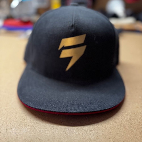 Shift flat hat like new, black with adjustable size