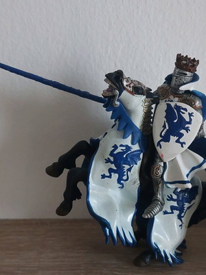Knight and horse miniatures used, collectible set