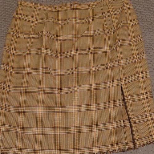 Spring suit set jacket and skirt like new, beige and brown, size 4XL