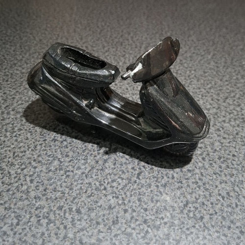 Vintage metal Vespa scooter miniature like new, 11cm