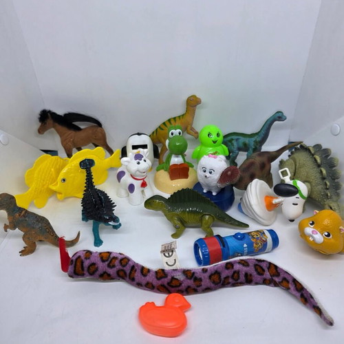 Figurines lot used