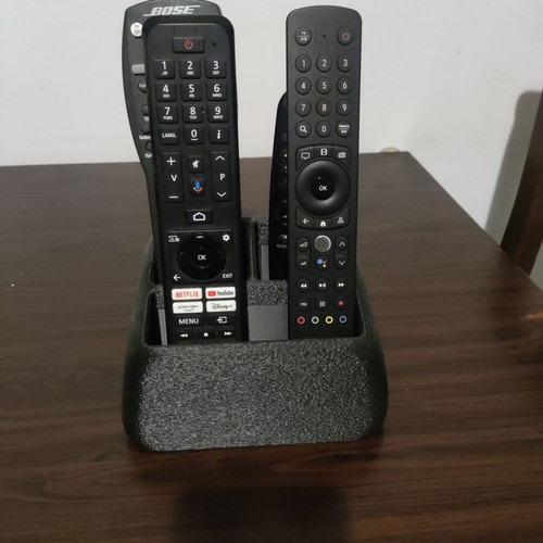 Remote organiser small for up to 4 remotes new