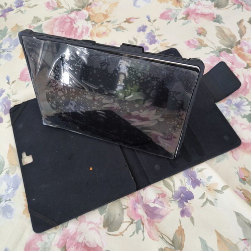 Microsoft Surface Pro 4 Core i7 used, 256GB SSD, includes new battery and screen