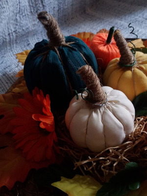 Autumn arrangement with handmade fabric pumpkins set like new