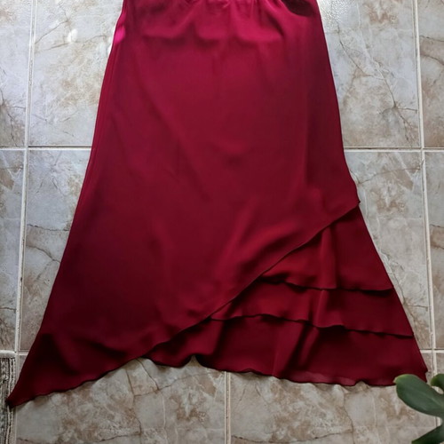 Formal skirt red, like new, elastic waist, size XL 42 14