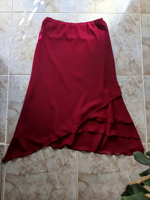 Formal skirt red, like new, elastic waist, size XL 42 14