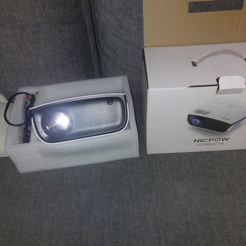 Nicpow LED projector like new