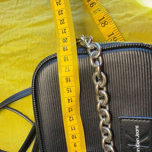 Calvin Klein Jeans crossbody bag with chain like new, black