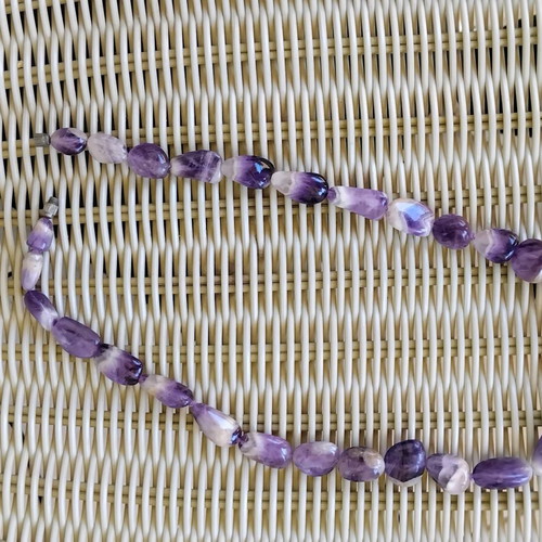 Amethyst necklace like new, purple