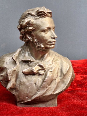 Metal bust of Alexander Pushkin like new