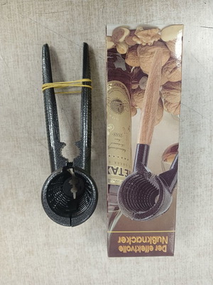 Nutcracker nut splitter new