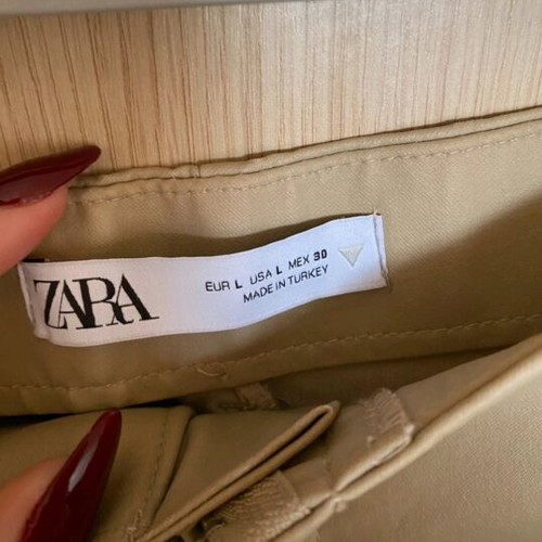 Zara leather shorts like new, beige, size L