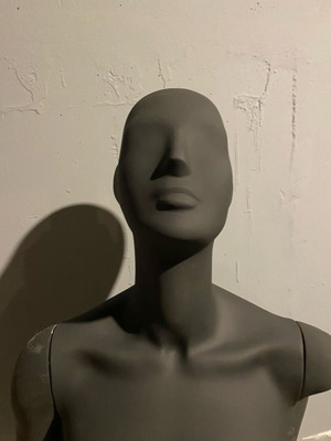 Display mannequins like new, 2 pieces in different poses
