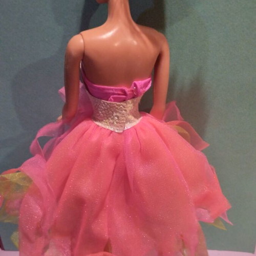 Barbie vintage Party Time doll like new with fuchsia dress and extra outfit