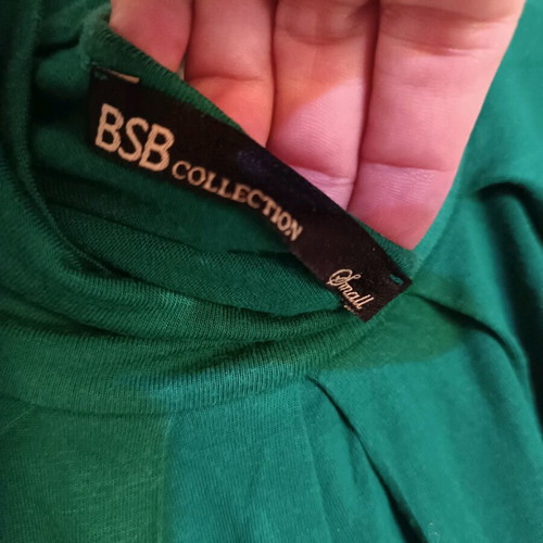 BSB green blouse like new, short sleeves with rhinestone buttons
