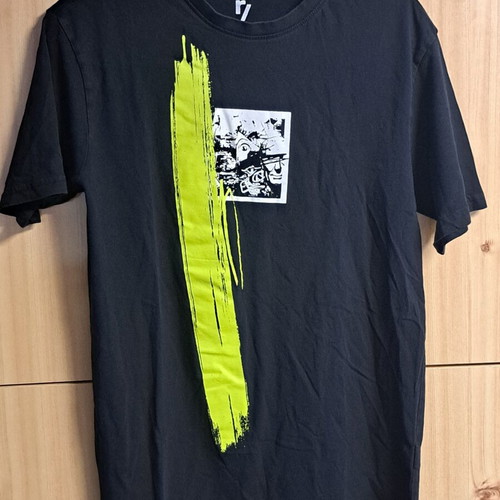 Boys' teen T-shirt size S, black and green