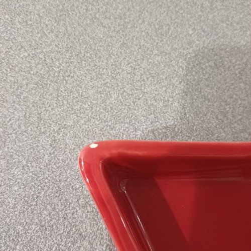Star-shaped red plate used, 40cm