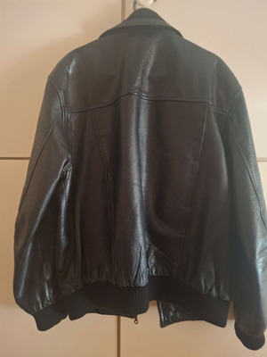 Leather jacket black XL like new