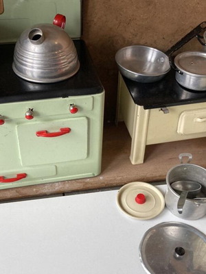 Vintage tin toy kitchens 1950-1960 like new, set of 3
