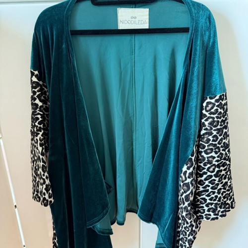 Nidodileda kimono in very good condition, green