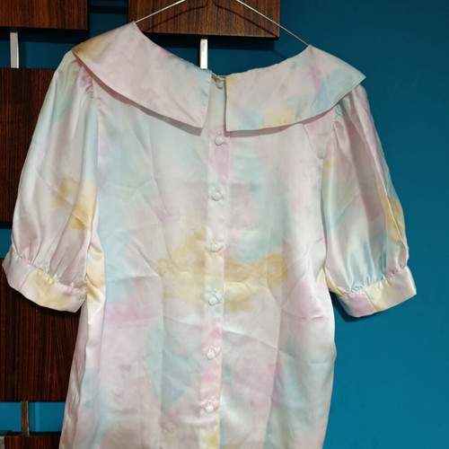 Vintage pastel top like new, size M, silk, white and pink