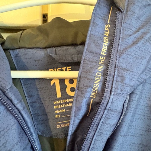 Wedge ski jacket blue size S like new with hood and removable fur