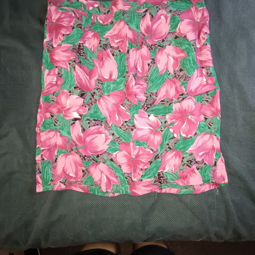 Mini skirt Lilly Pulitzer like new, floral green and pink