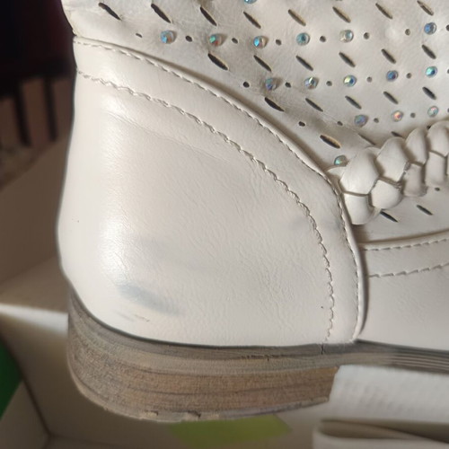 Girls' white ankle boots, size 38