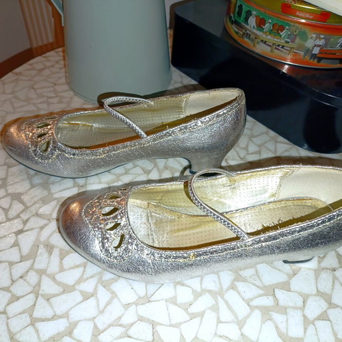 Monsoon vintage girls' shoes size 37 new, silver pumps