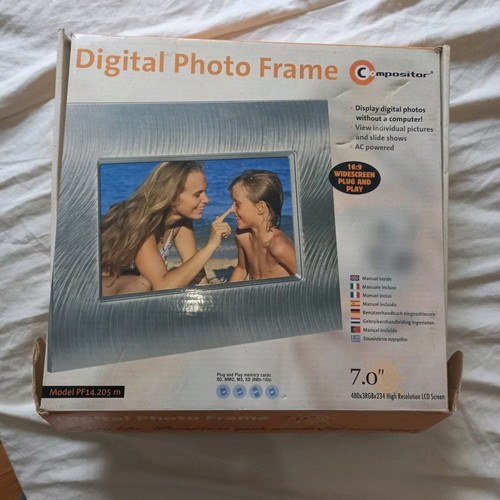 Digital photo frame new, opened packaging, missing stand