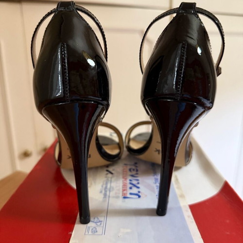 Nak black patent leather high-heeled sandals like new, size 38