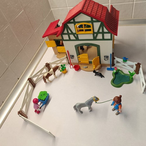Playmobil Country Pony Club 6927 farm stable with animals used