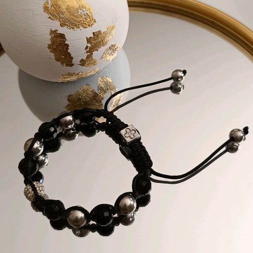Macramé bracelet with crystals and metal beads