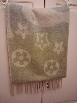 Pashmina scarf like new