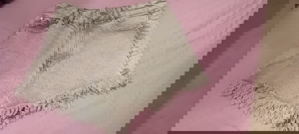 Κοντό τζιν σορτσακι με ξεφτια ψηλομεσο