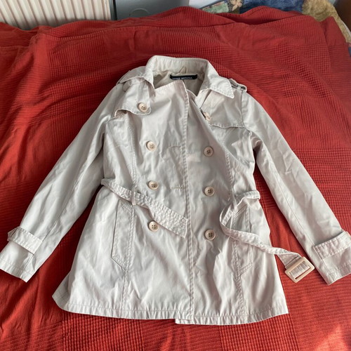 Women's beige trench coat slim fit, ends below hips, size L, like new