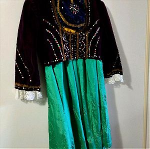 Παραδοσιακή γυναικεία φορεσιά Αμαλίας