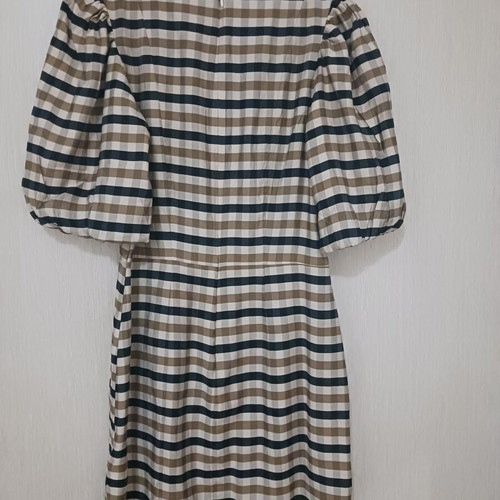 Dress H&M with puff sleeves size 36 like new beige and black